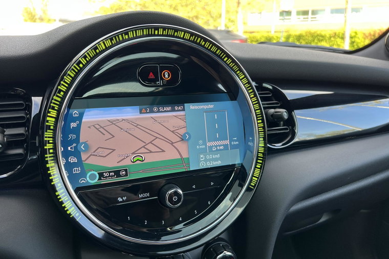 Vehicle Image 21