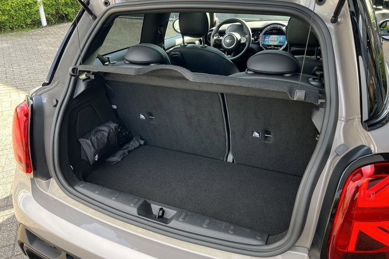 Vehicle Image 33