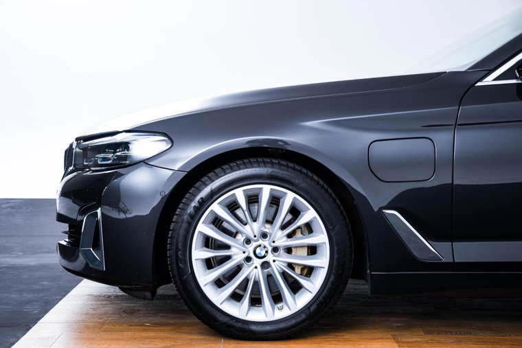 Vehicle Image 9