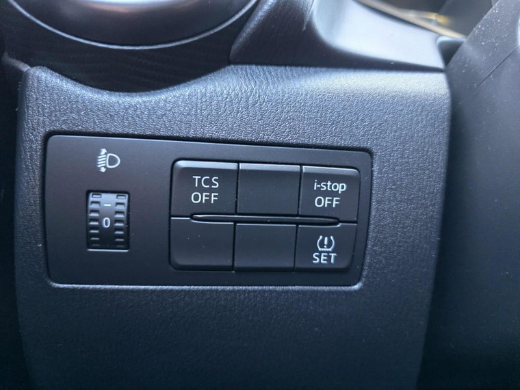 Vehicle Image 28