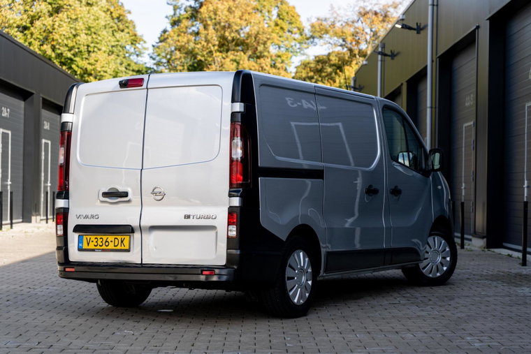 Vehicle Image 12