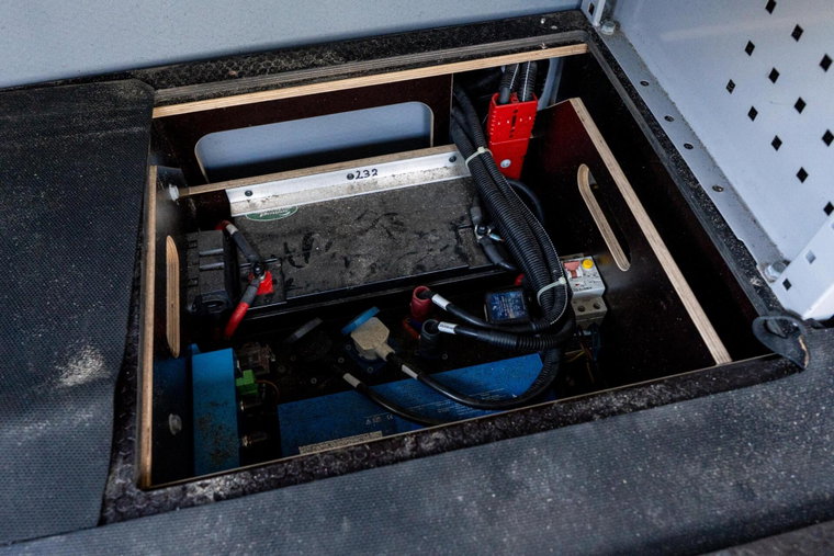 Vehicle Image 6