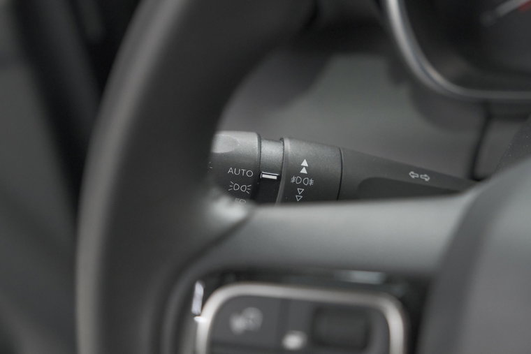 Vehicle Image 32