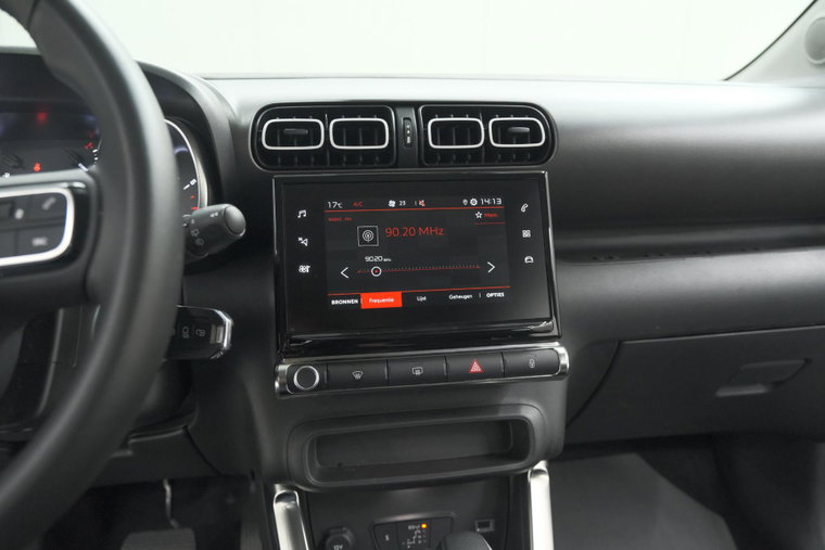 Vehicle Image 42