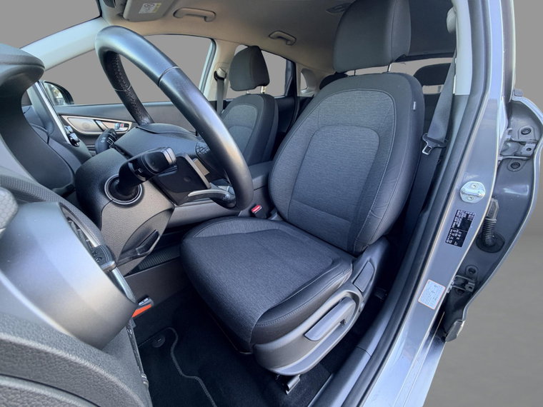 Vehicle Image 17