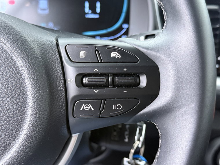Vehicle Image 28