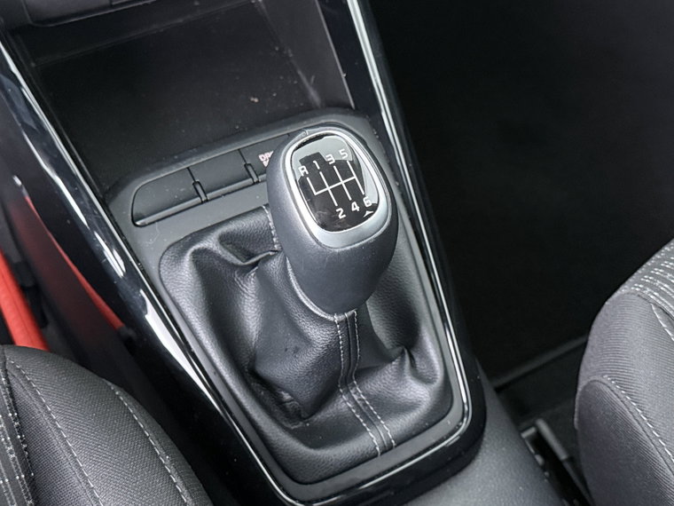 Vehicle Image 32