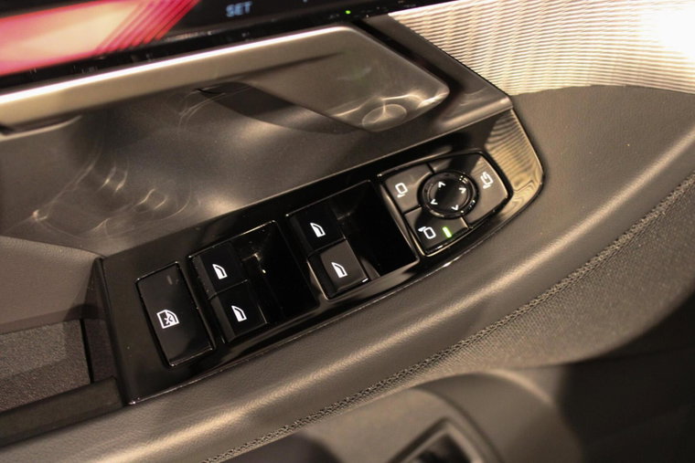 Vehicle Image 31