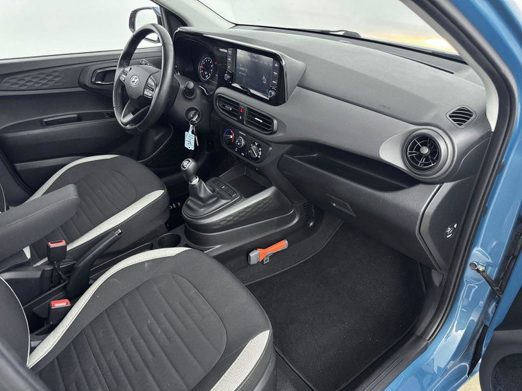 Vehicle Image 10