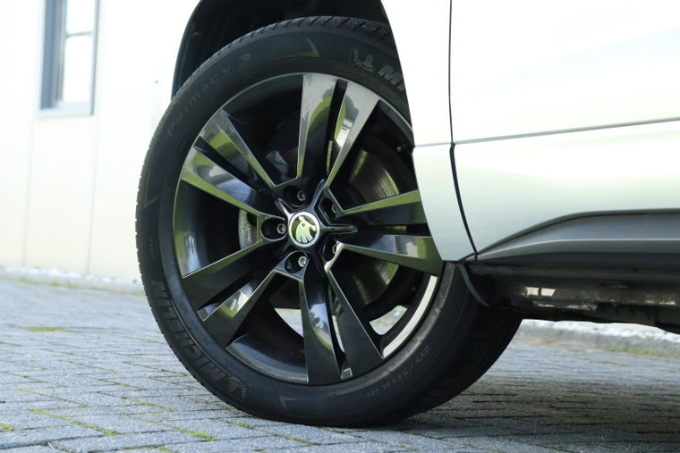 Vehicle Image 15