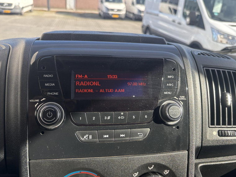 Vehicle Image 26