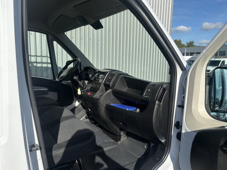 Vehicle Image 27