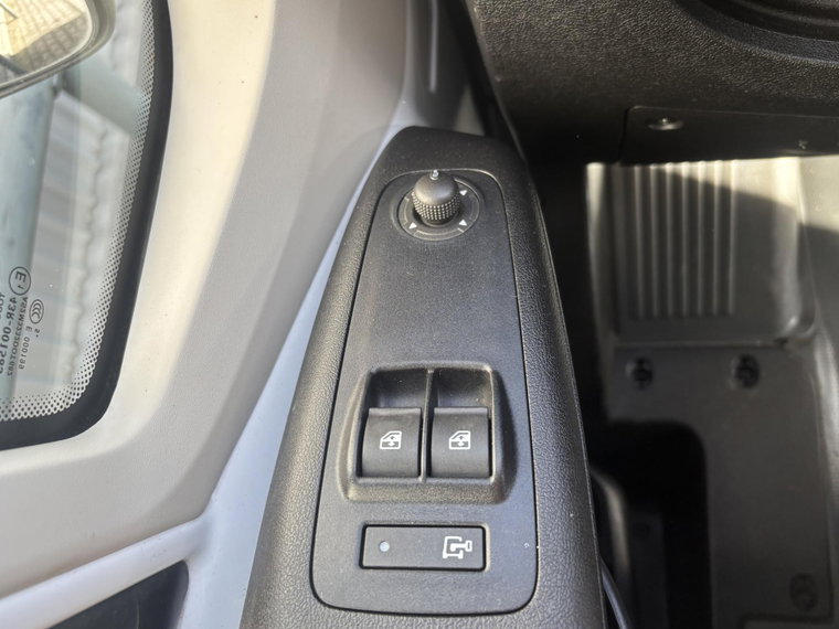 Vehicle Image 32