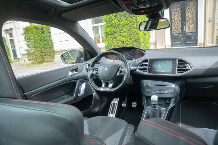 Vehicle Image 38