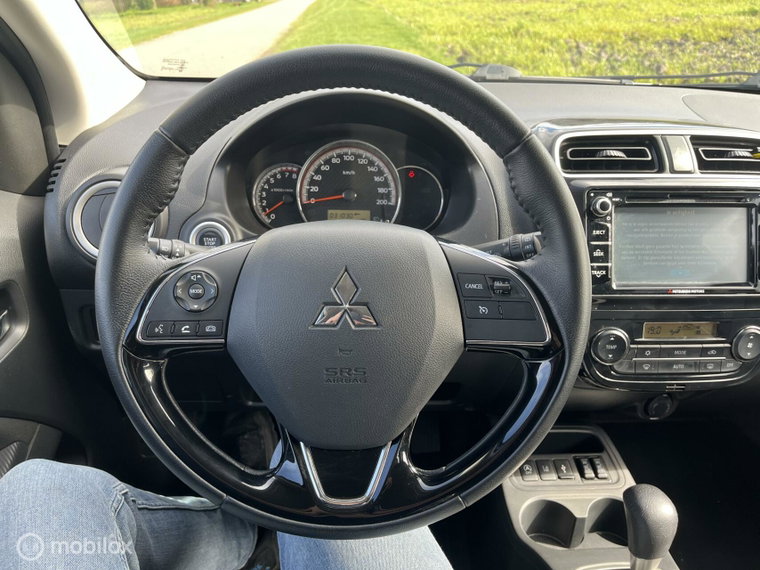 Vehicle Image 17