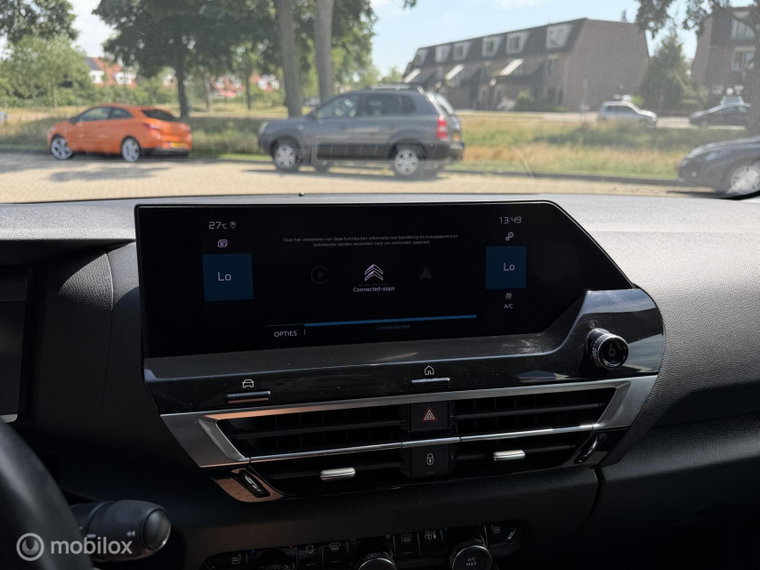 Vehicle Image 29