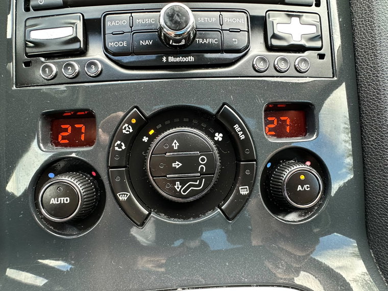 Vehicle Image 28