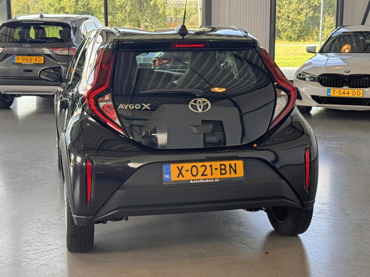 Vehicle Image 12