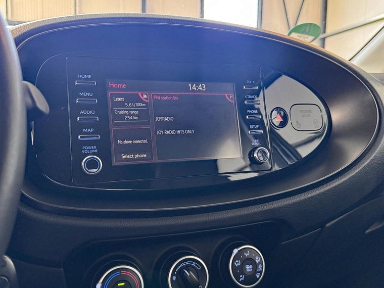 Vehicle Image 10