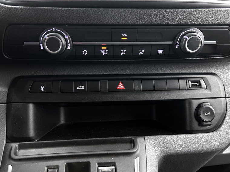 Vehicle Image 27