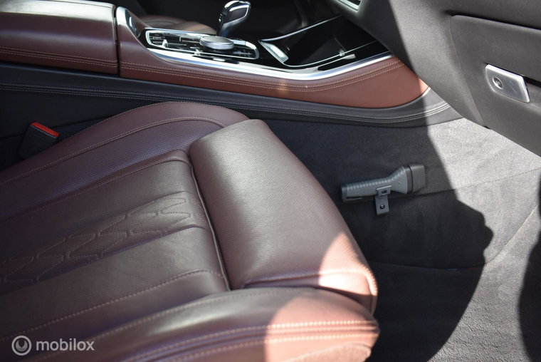 Vehicle Image 35