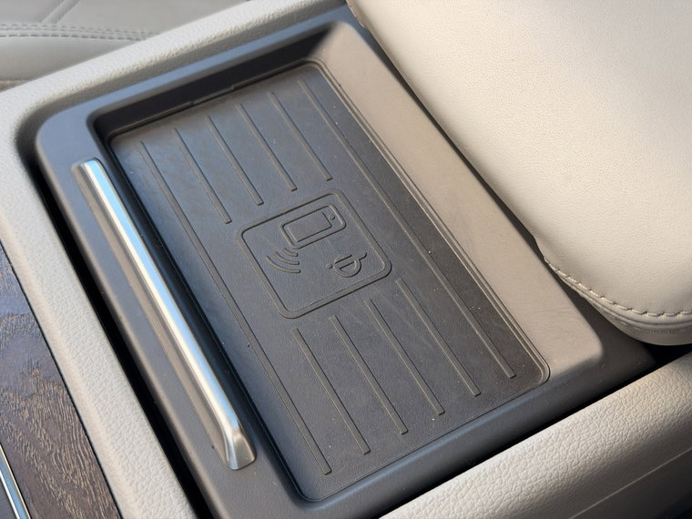 Vehicle Image 38