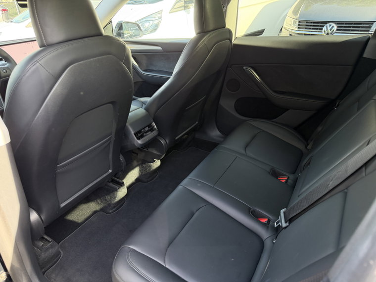 Vehicle Image 19