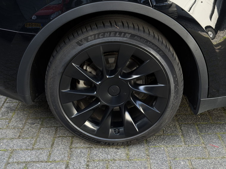Vehicle Image 24