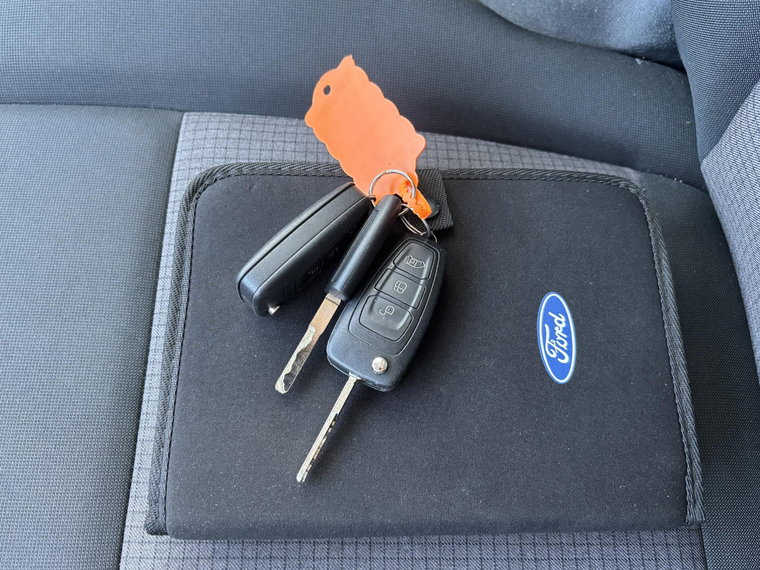 Vehicle Image 19