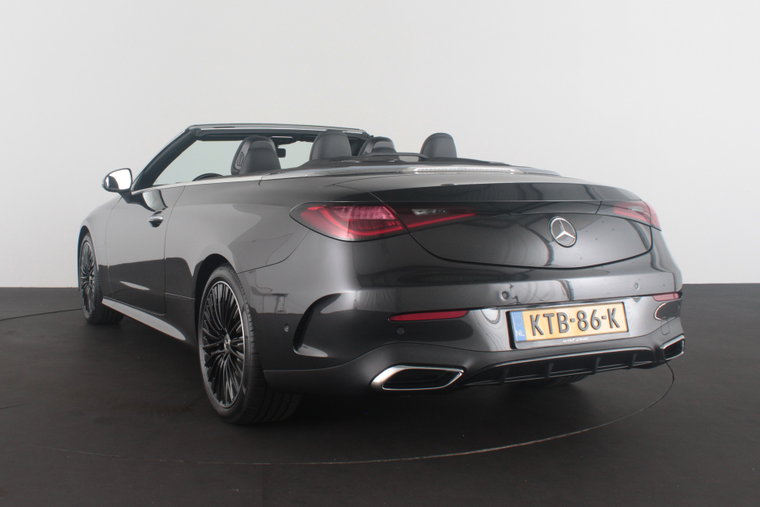 Vehicle Image 27