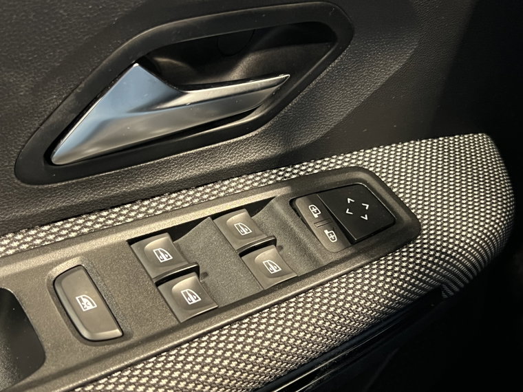 Vehicle Image 26