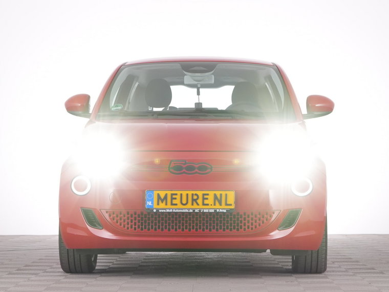 Vehicle Image 32
