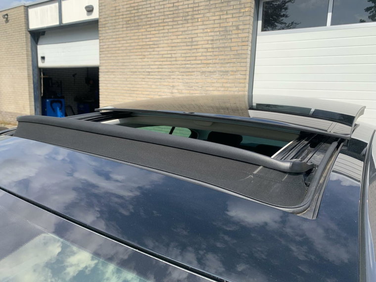Vehicle Image 28