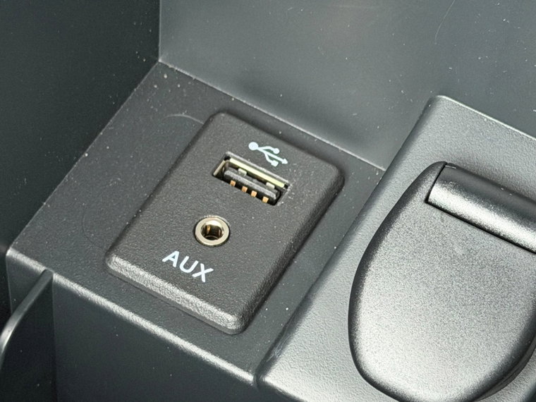 Vehicle Image 26