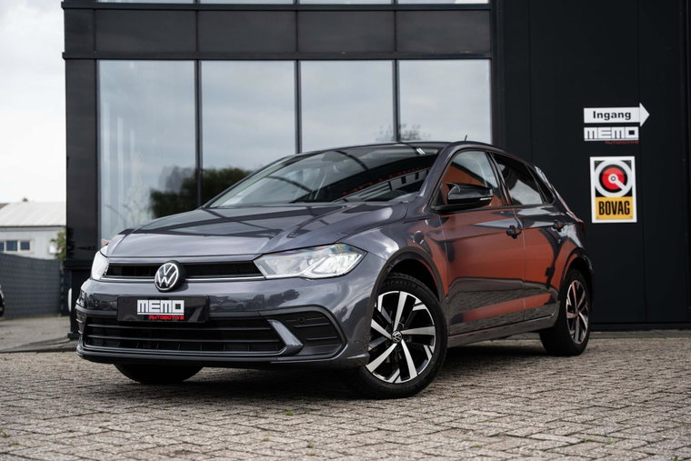 Vehicle Image 6