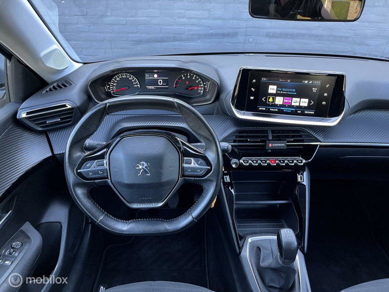Vehicle Image 16