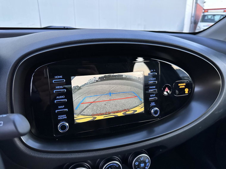 Vehicle Image 17