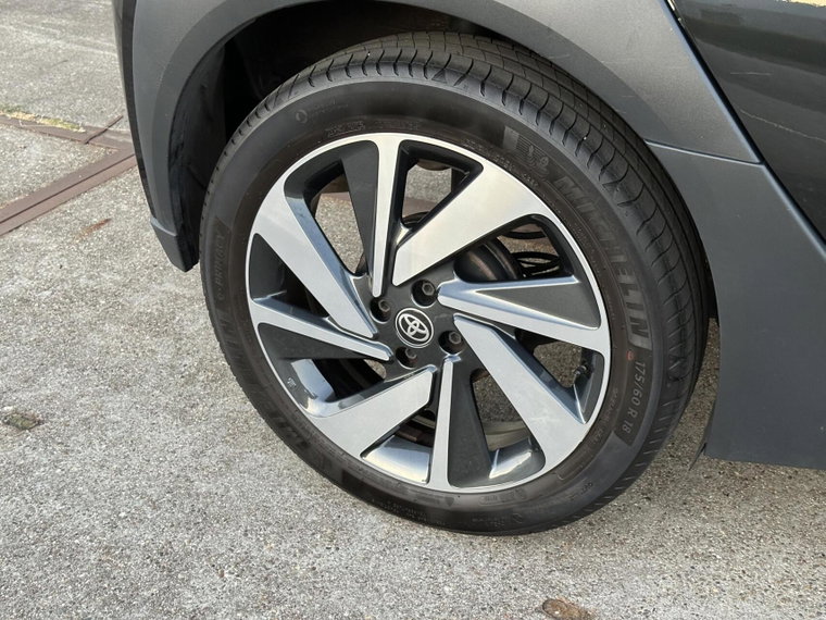 Vehicle Image 22