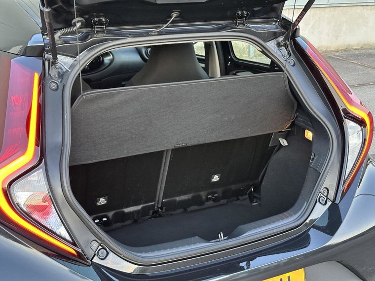 Vehicle Image 11