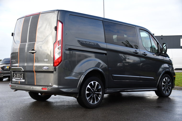 Vehicle Image 6