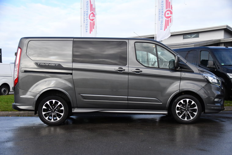 Vehicle Image 10