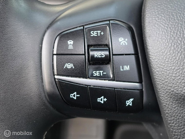 Vehicle Image 33