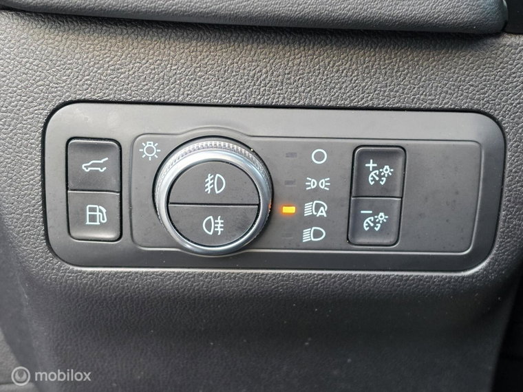 Vehicle Image 34
