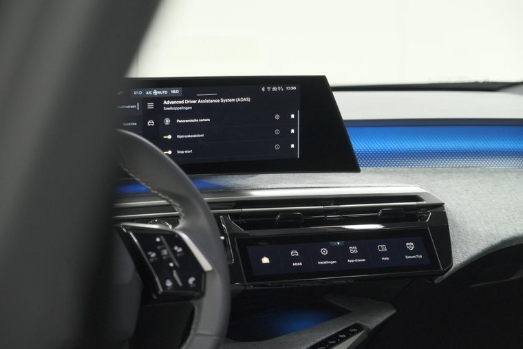 Vehicle Image 38