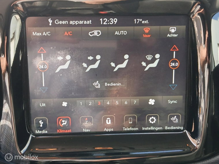 Vehicle Image 26
