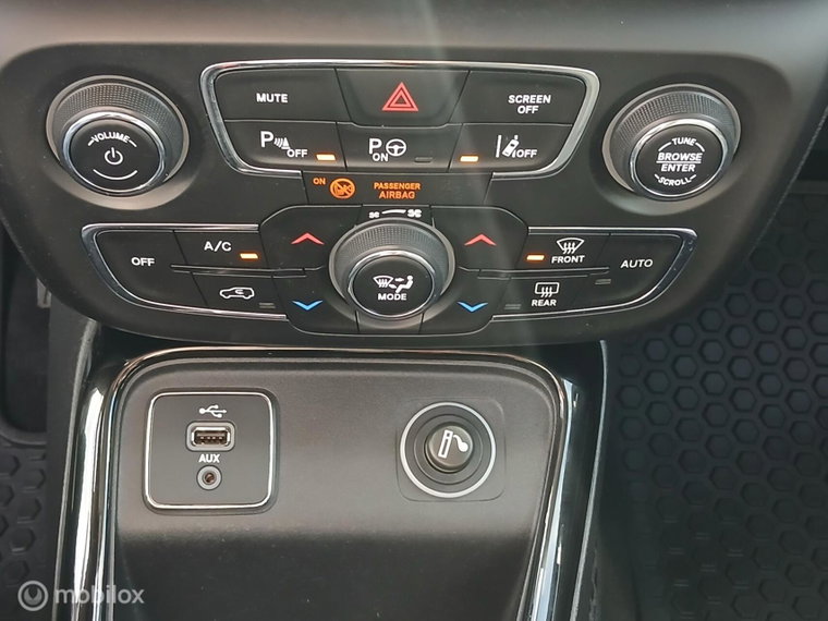 Vehicle Image 28