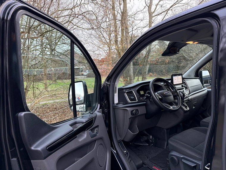 Vehicle Image 13