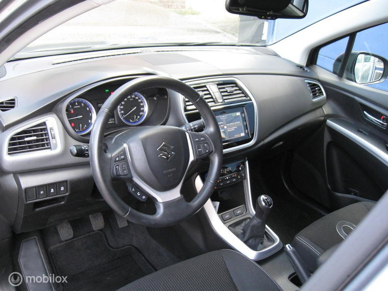 Vehicle Image 16