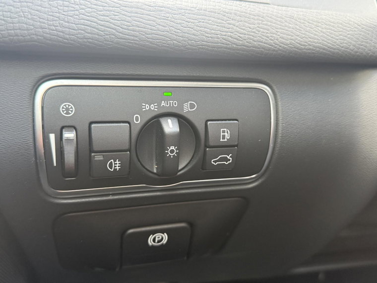 Vehicle Image 27