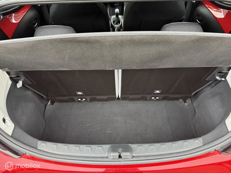 Vehicle Image 33